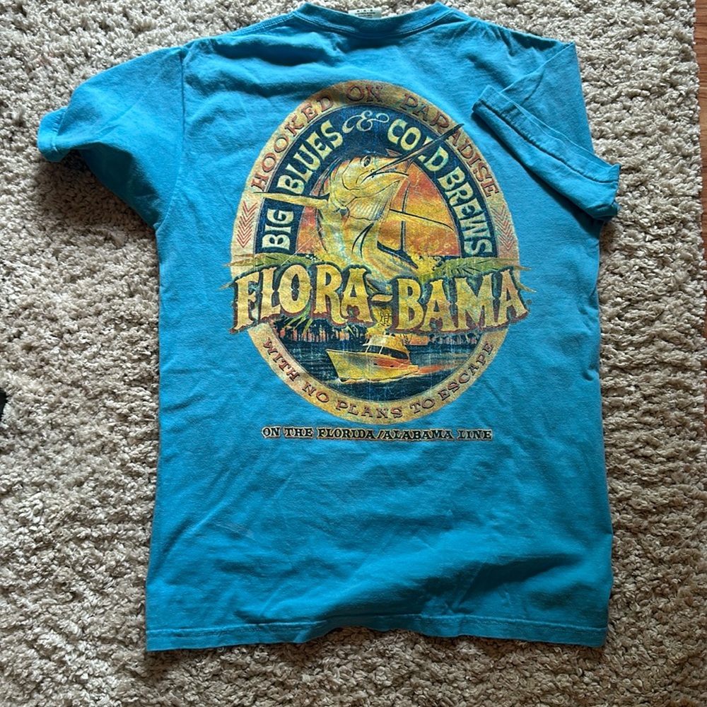 Like new!   Flora Bama tee!   Fun fish design on back!